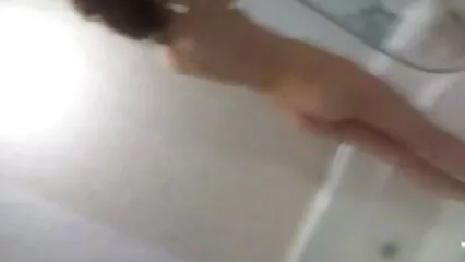 Ha strappato nonne porche video la meretrice in una cavità.