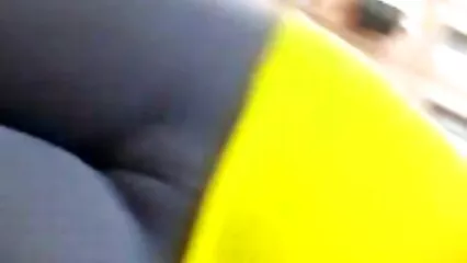 Latina con mungiture naturali allargò le gambe e si diede anziane porche allo stronzo.