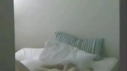Una anziane italiane porche ragazza con un plug anale nel culo trova un ragazzo per un anale occasionale.