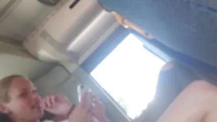 Le riprese di un video memorabile si sono concluse con il nonne porche tube ragazzo che faceva sesso con la sua matrigna e la sua ragazza.