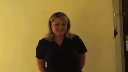 Signora matura in calze. nonne porche video