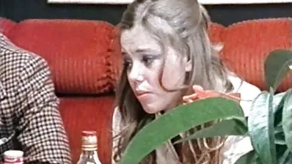 La sorella sta dormendo e nonne italiane porche il fratello è attaccato alla figa.