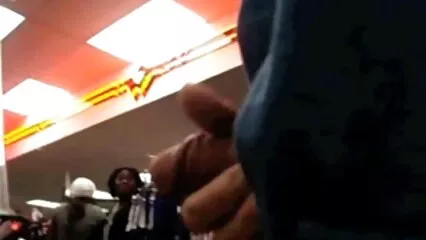 Ha video vecchie porche promesso di dare un passaggio.
