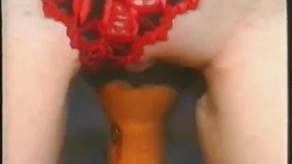 Fantastico fottuto nonne porche video predatore di tombe Peta con un vecchio rivale.