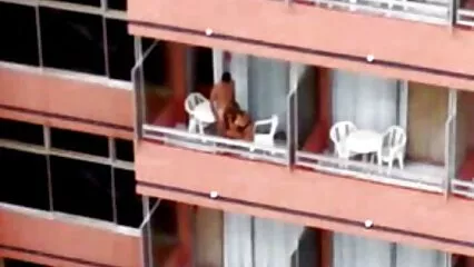 Tre uomini di colore stanno video anziane porche strappando tutti i buchi della ragazza carina Sarah Cute.