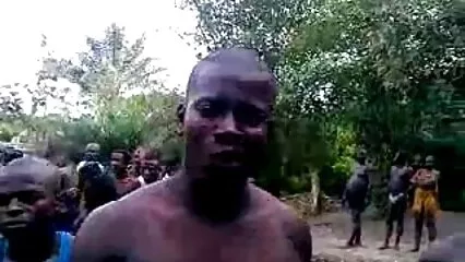 La truffatrice Emily Blakk fa sesso di strada hardcore con vecchie porche porno gratis uno sconosciuto.