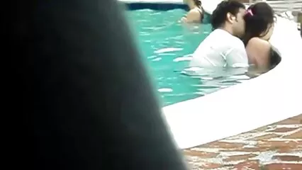 Tutti gli amici vecchie casalinghe porche si sono riuniti.