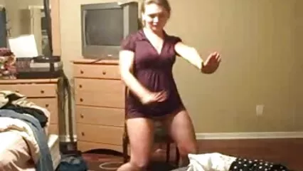 Sesso all'aperto con la mora donne anziane porcone dai seni Kira Queen.