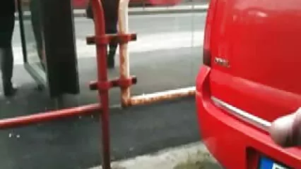 Una cagna con le tette carnose ha bevuto il Viagra femminile ed è alle vecchie porche piace giovane venuta da un vicino.