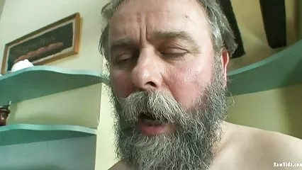Ho trovato una ragazza da nonne porche lesbiche girare nel porno.