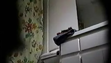 Sculacciata interrazziale della figlia del padrone Nia Nixon con il vecchie porche lesbiche gran lavoratore Sam.