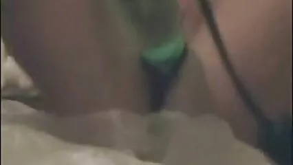 Forti negri hanno donne anziane porche pettinato un buco tra le gambe di una giovenca bionda.