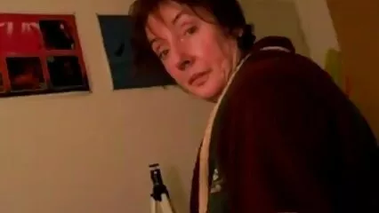 Il anziane porche negro Eric si scopa Alena.